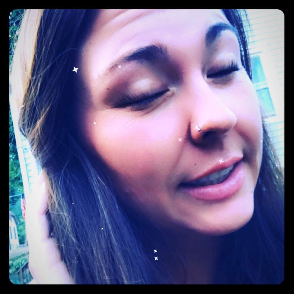Meet your Posher, Ashley